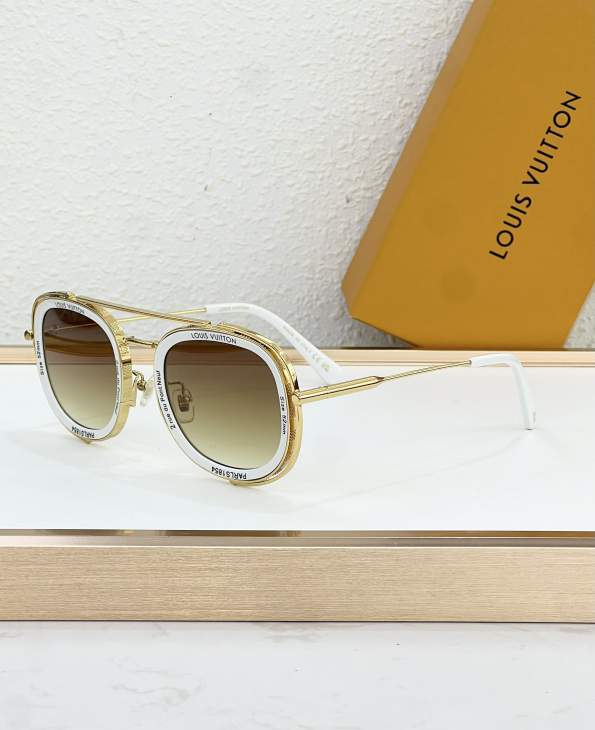 Picture of Louis Vuitton Sunglasses _SKUfw77796288fw